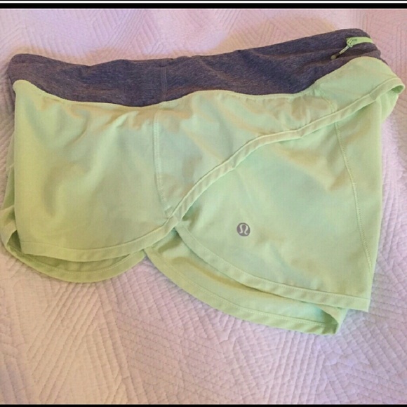 Lululemon speed shorts size 10 - Picture 3 of 4